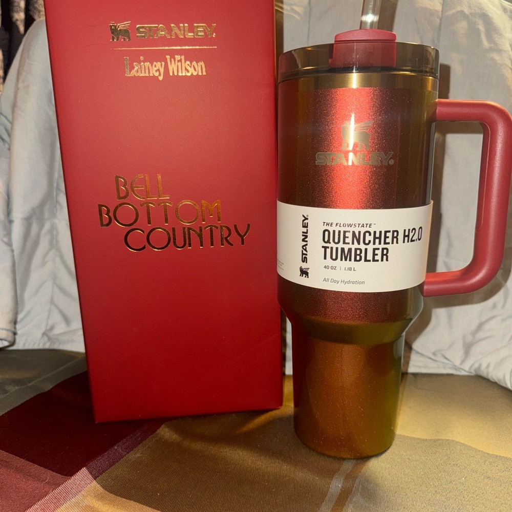 Stanley x Lainey Wilson Country Gold